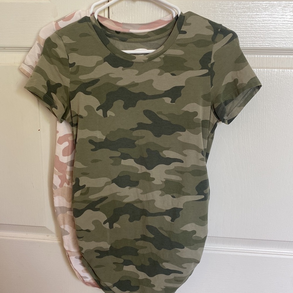 2- Pack Maternity Shirts - Picture 5 of 6
